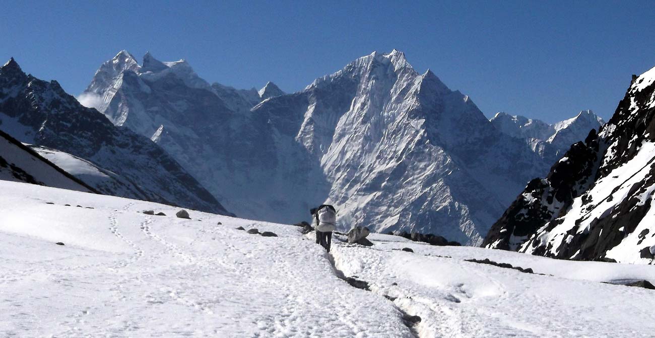 One day before the earthquake, descending from Gyoko to Dhole